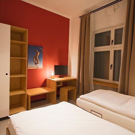 Aparthotel Schillinger-Berlin Am Tempelhofer Feld Pokoj fotografie